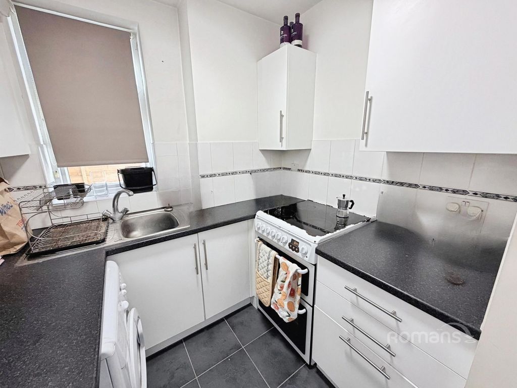 Property photo 3 of 8 Pbox-Img.Jpg
