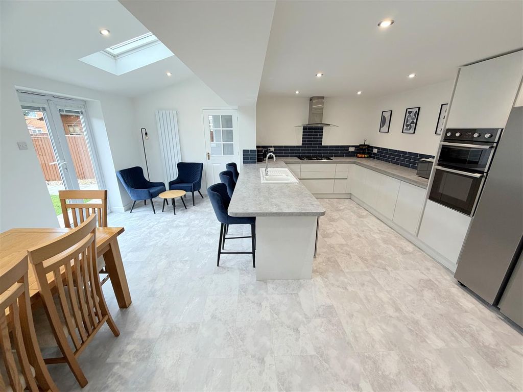 Property photo 2 of 45 Dining Kitchen & Family Room