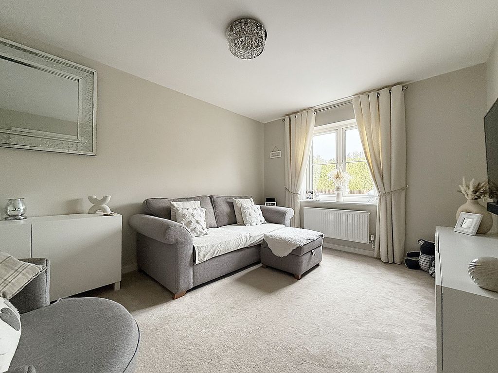 Property photo 2 of 25 Lounge