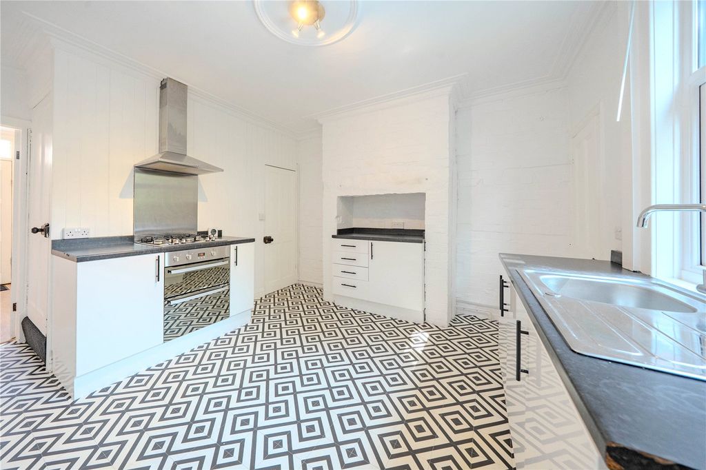 Property photo 3 of 11 Dining Kitchen