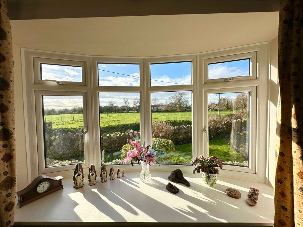 Property photo 2 of 17 Picture No. 92