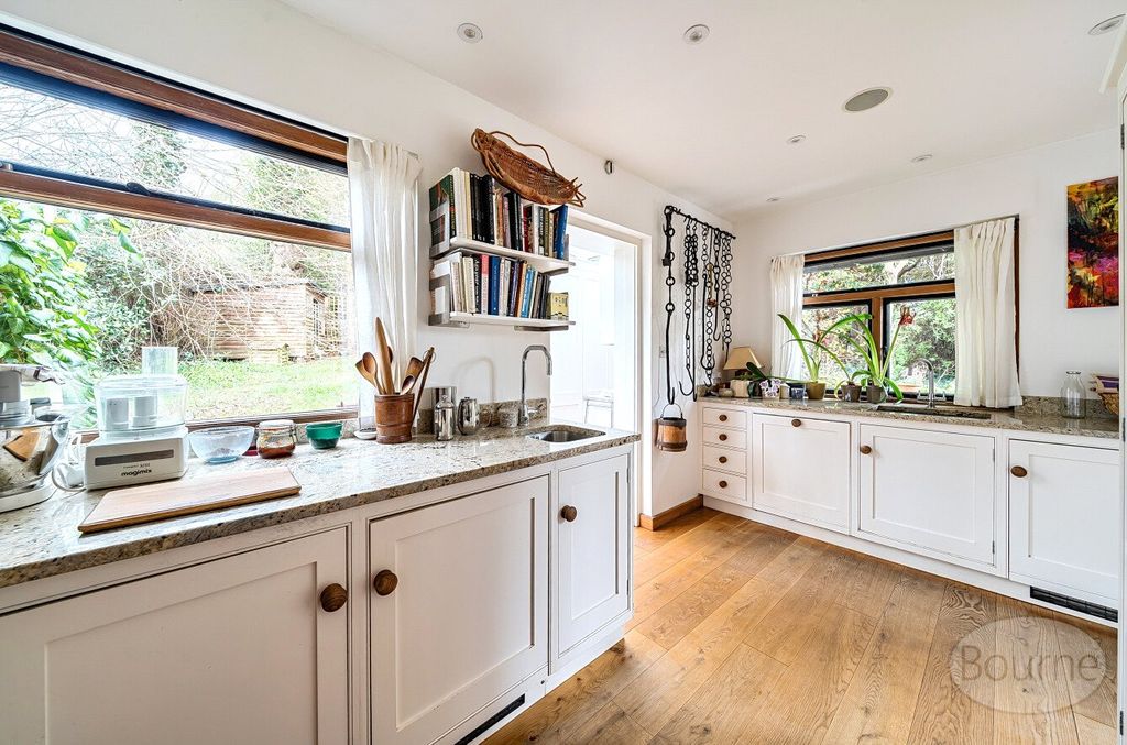 Property photo 2 of 12 Picture No. 61