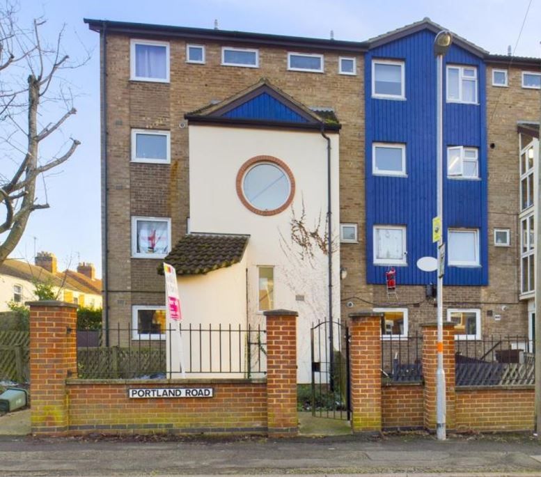 Property photo 1 of 3