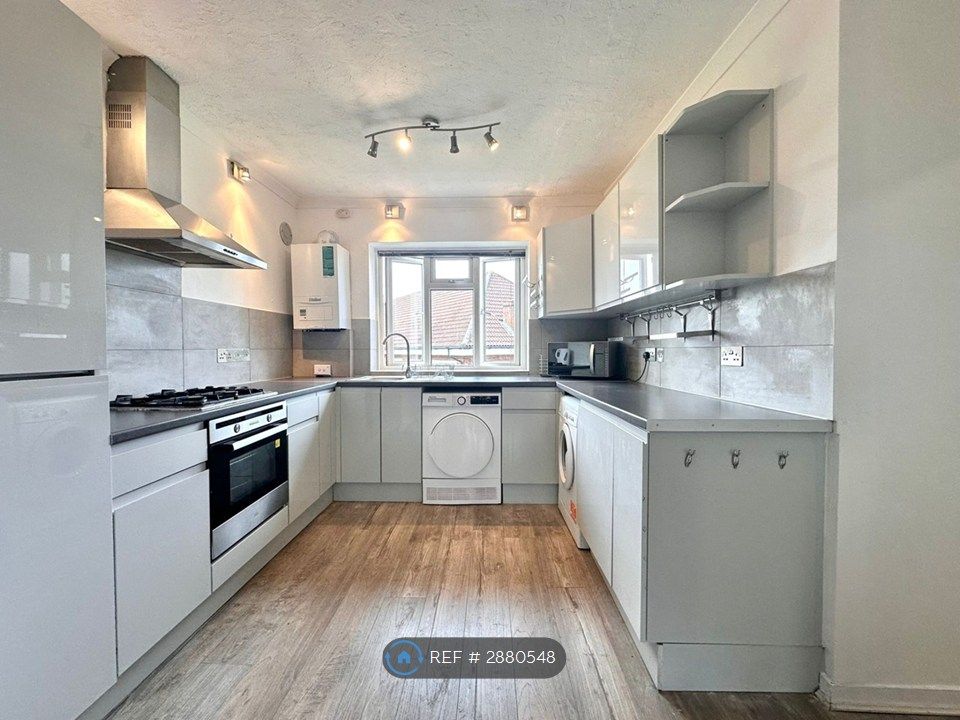 Property photo 1 of 31 Updated Kitchen With Dishwasher & Washing Machine