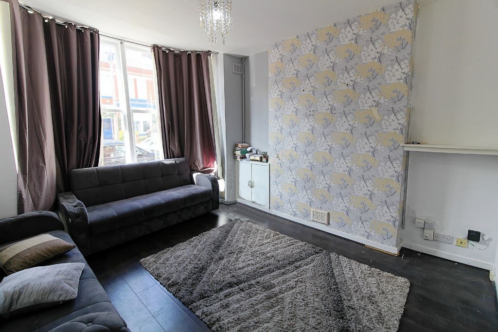Property photo 2 of 19