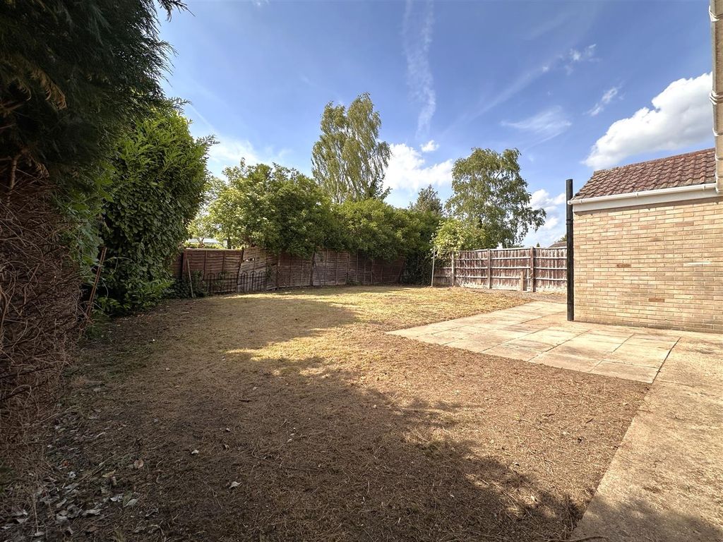 Property photo 3 of 15 Generous Private Garden 491