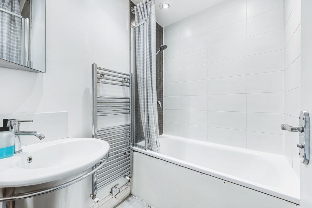 Property photo 3 of 13 5517542