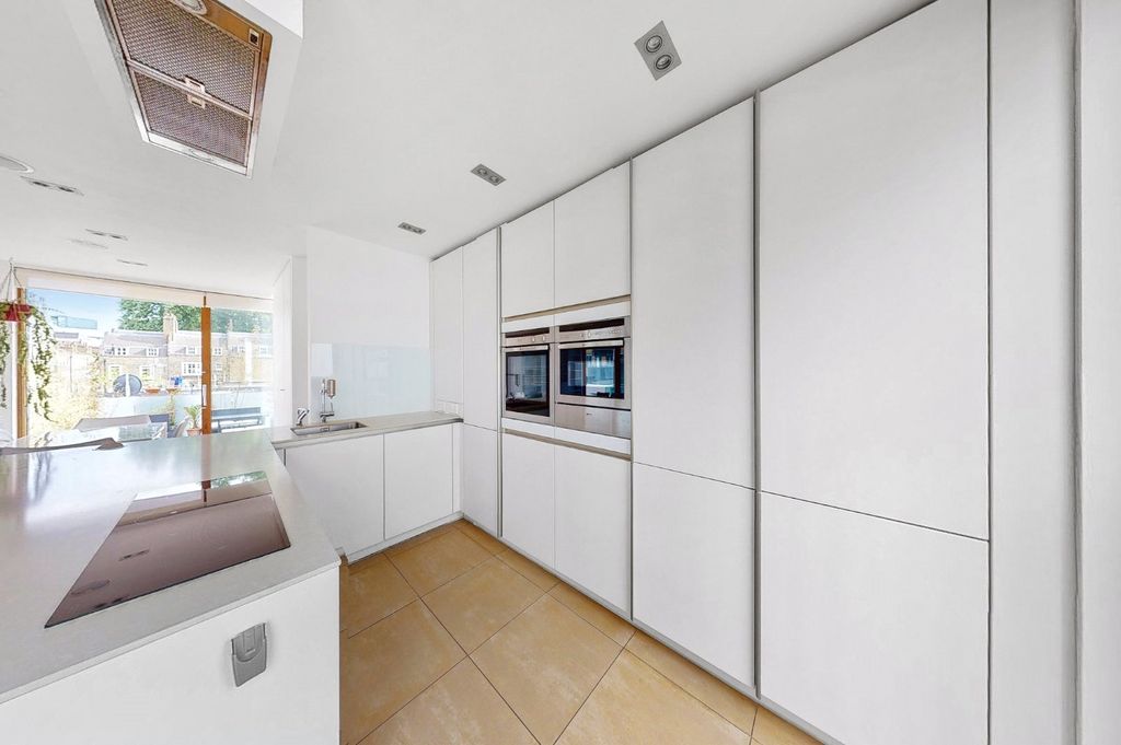 Property photo 3 of 16 Picture No. 20