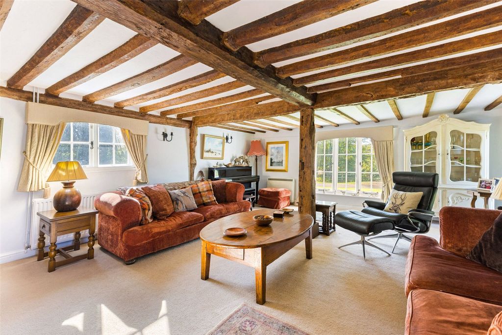 Property photo 3 of 17 Sitting Room