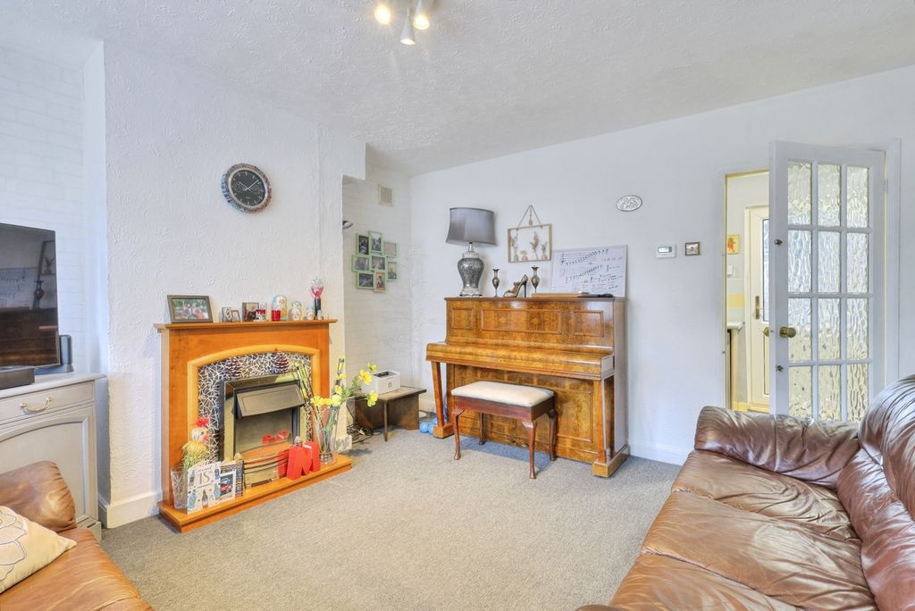 Property photo 3 of 32 Pbox-Img.Jpg