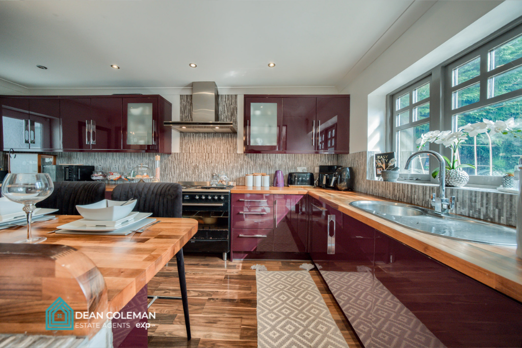 Property photo 2 of 32