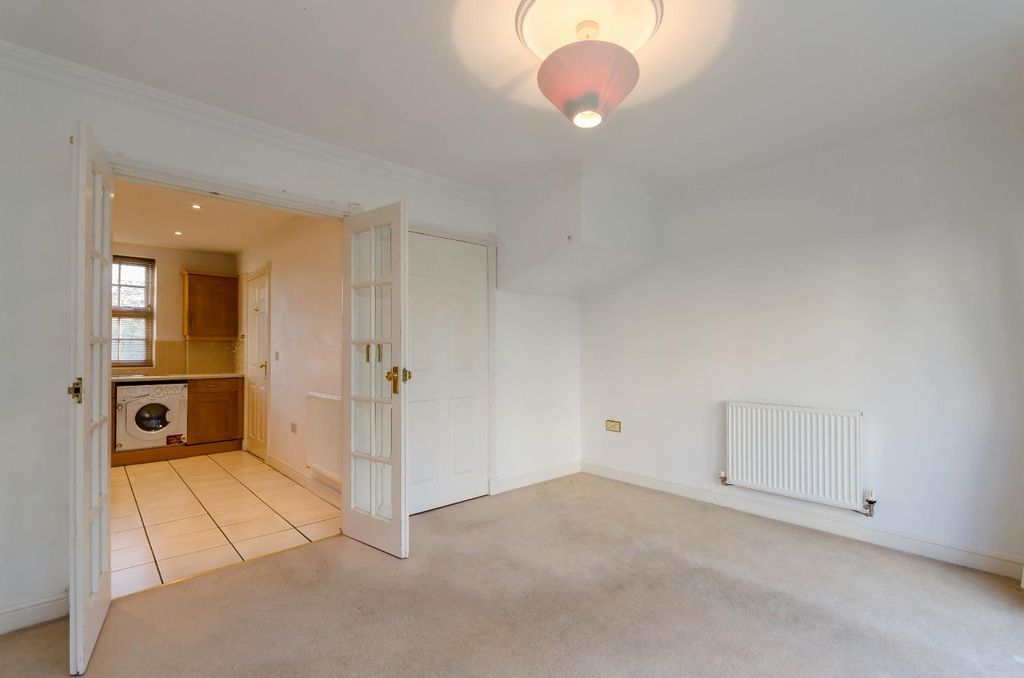 Property photo 3 of 8 Picture 3