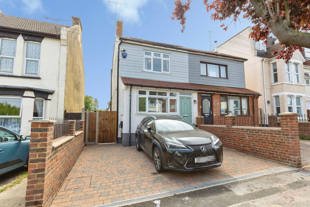 Property photo 1 of 19 Pbox-Img.Jpg