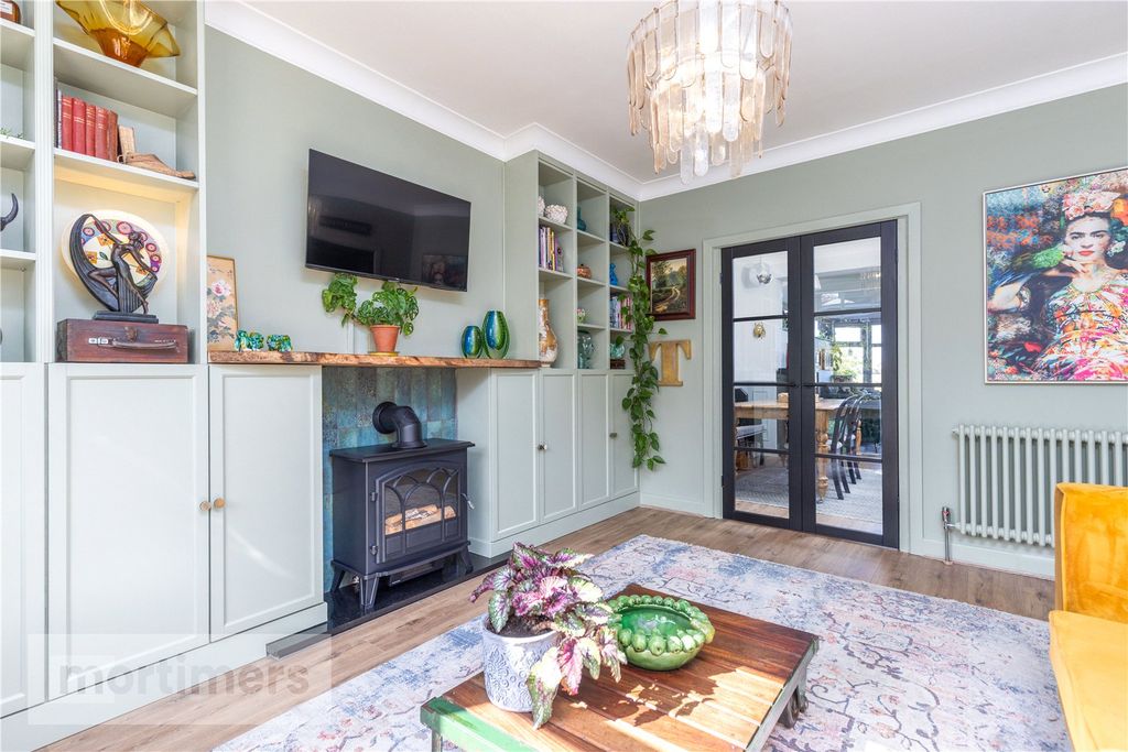 Property photo 2 of 32 Living Room