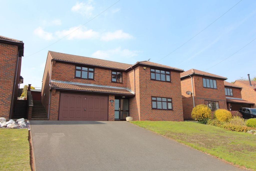 Property photo 1 of 28