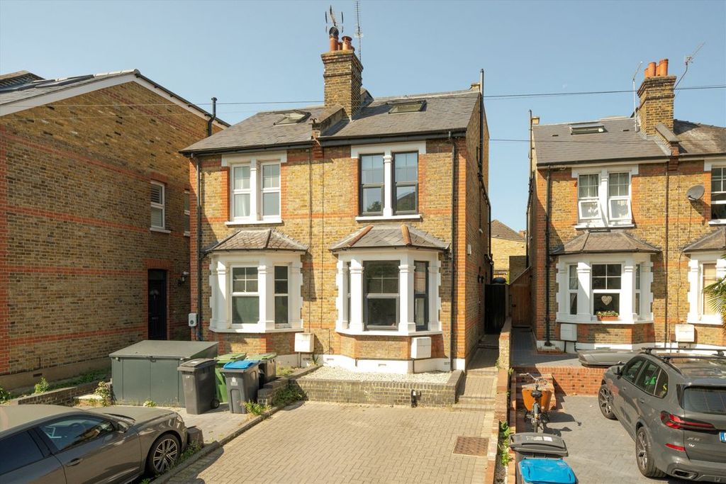 Property photo 1 of 8