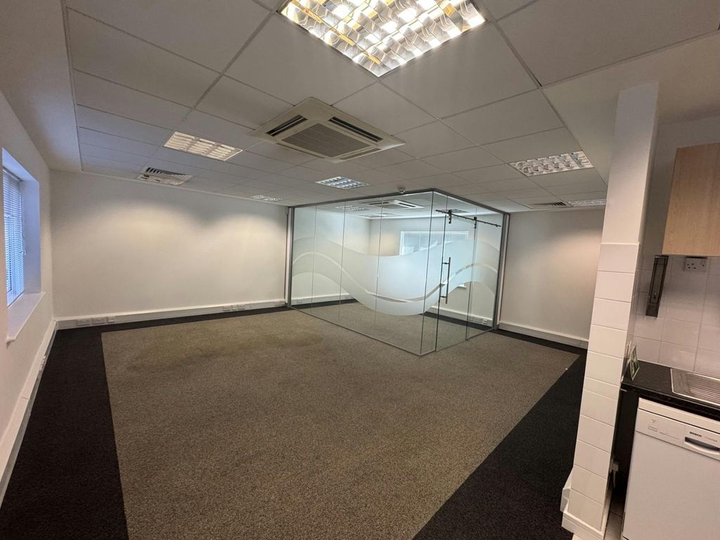 Property photo 3 of 7 Faraday Interior And Partitioning.Jpg