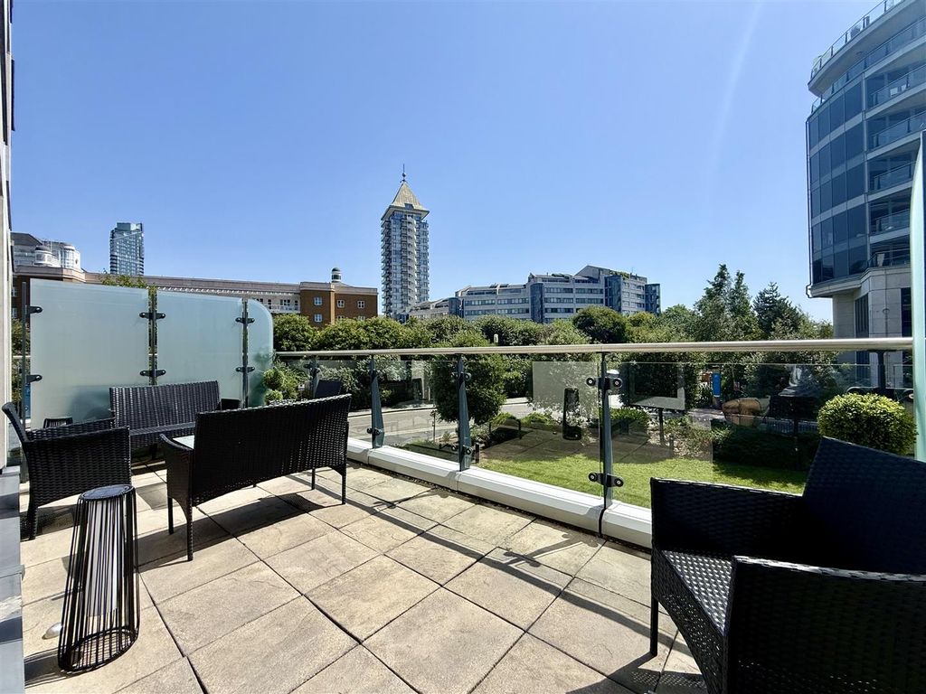 Property photo 3 of 21 Octavia House