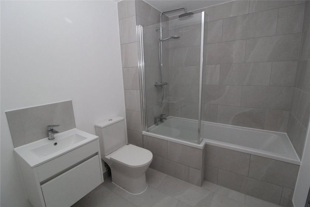 Property photo 3 of 4 Bathroom