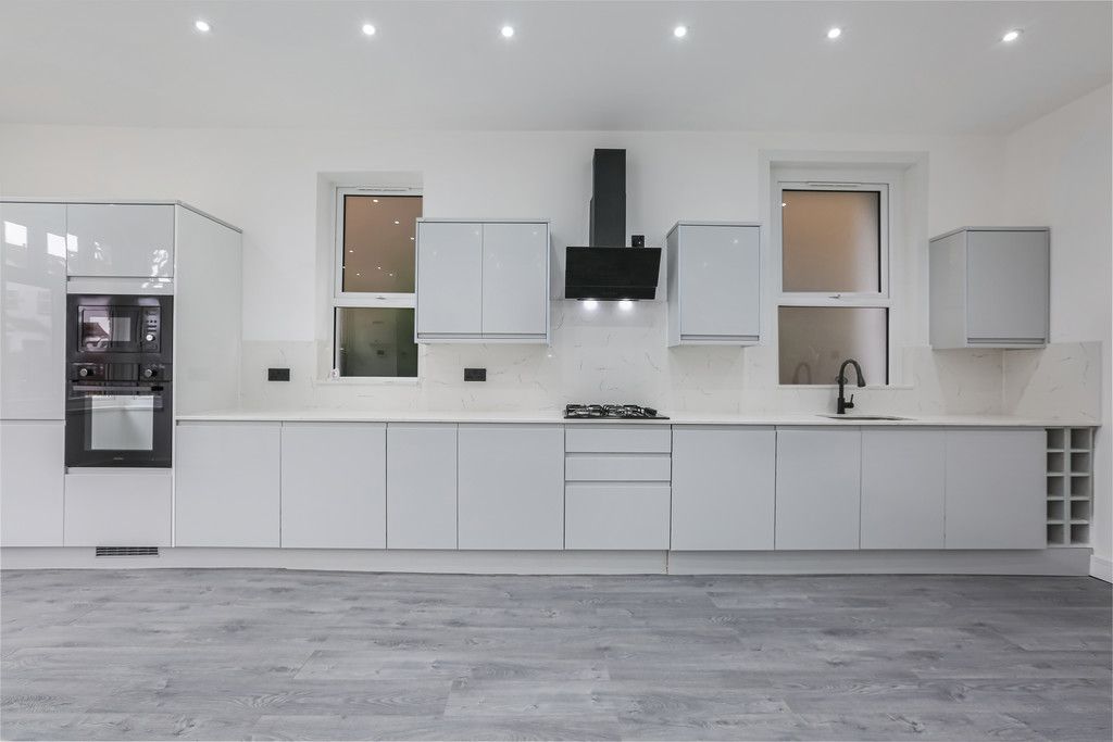 Property photo 3 of 26