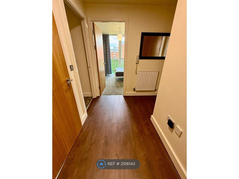 Property photo 2 of 14 Hallway