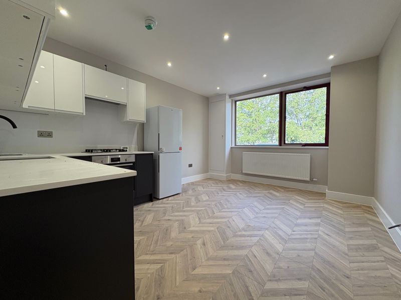 Property photo 3 of 7 Photo 5