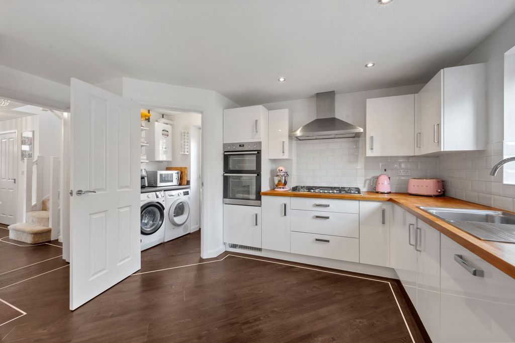 Property photo 2 of 45
