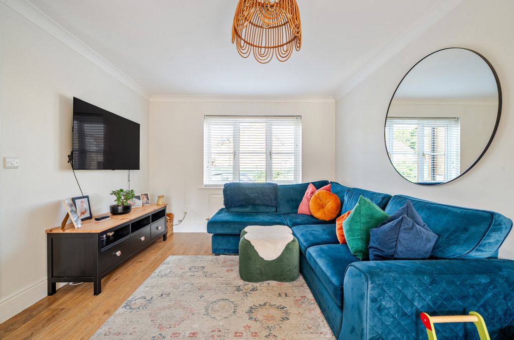 Property photo 2 of 27 1348371-22-68B704...