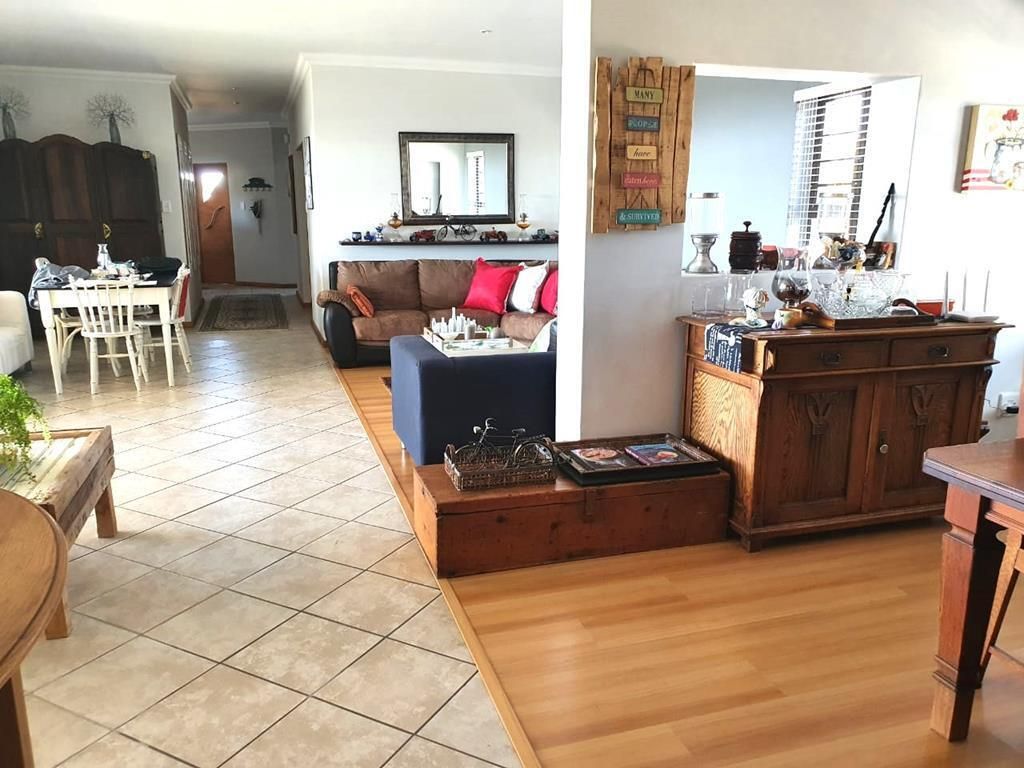 Property photo 3 of 37