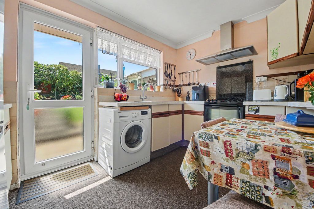 Property photo 3 of 13