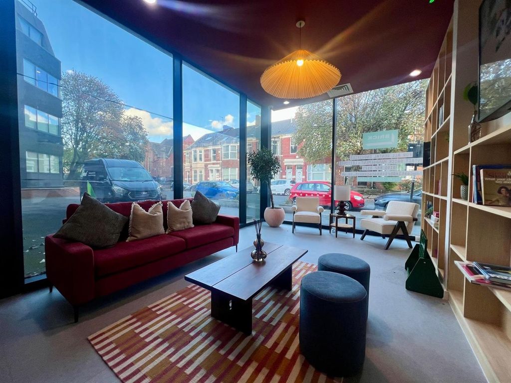Property photo 3 of 9 Jesmond Communal Area.Jpg