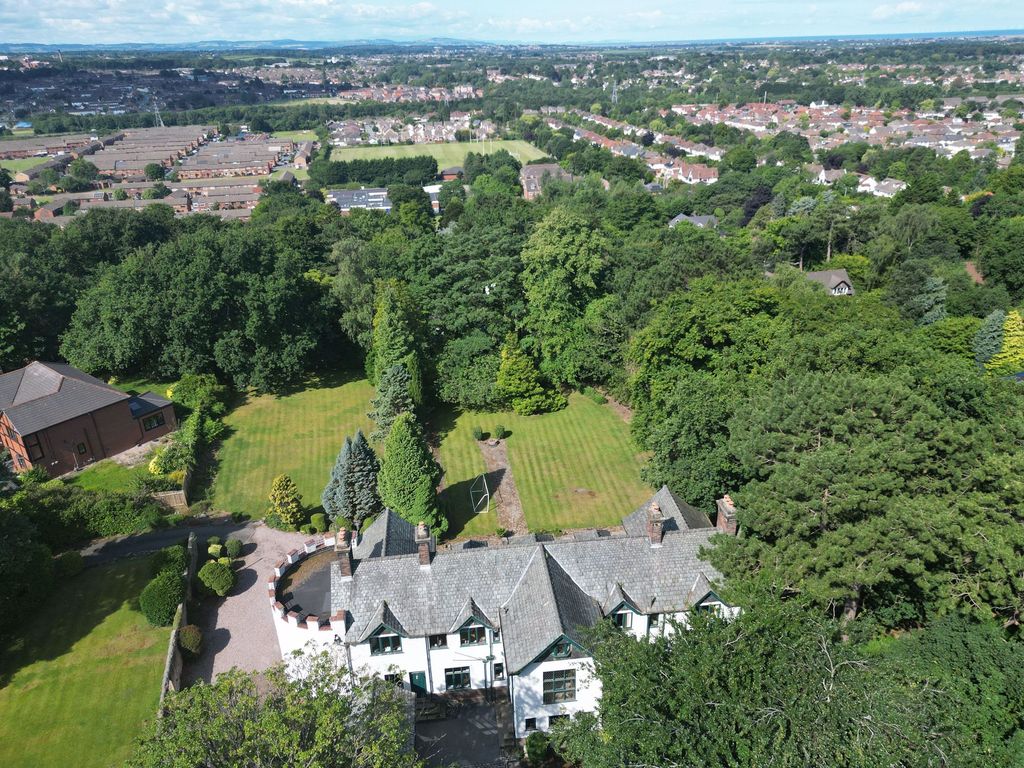 Property photo 3 of 13 Photo 4