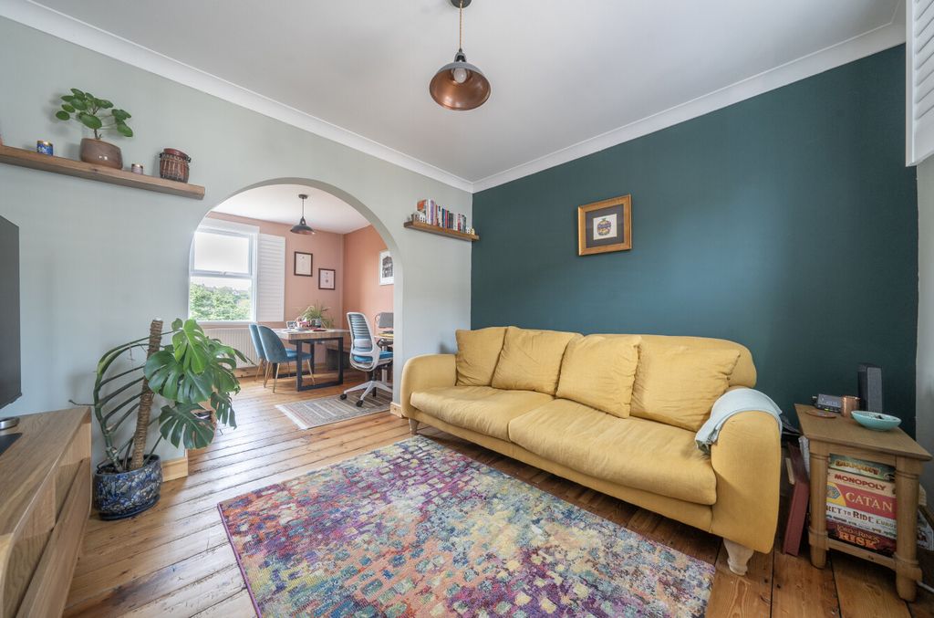 Property photo 2 of 20 1465640-10-6A1824...