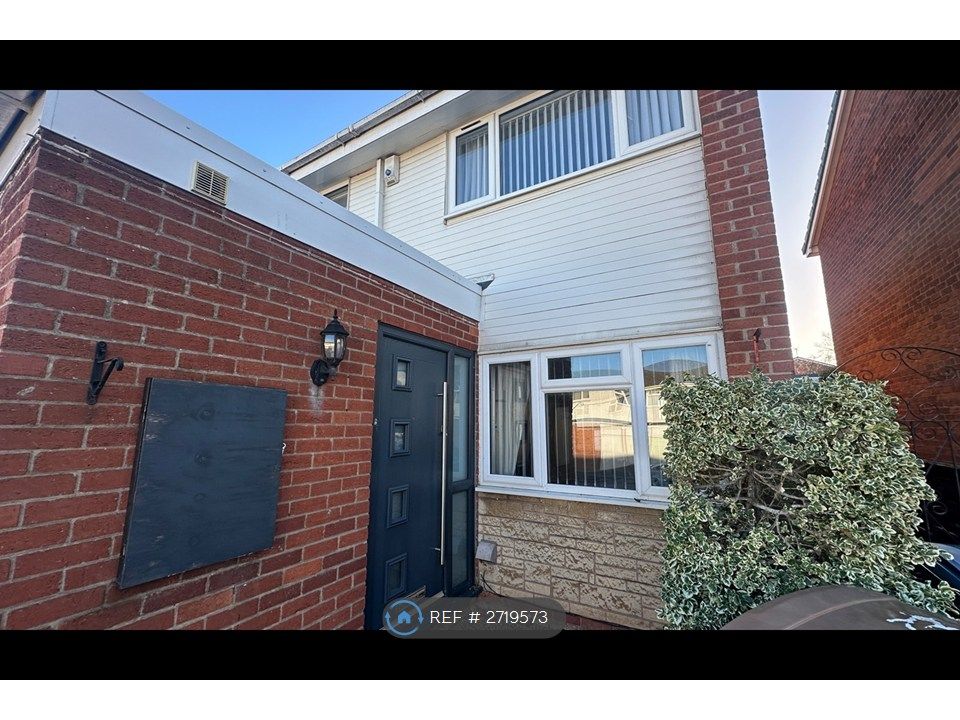 Property photo 2 of 35