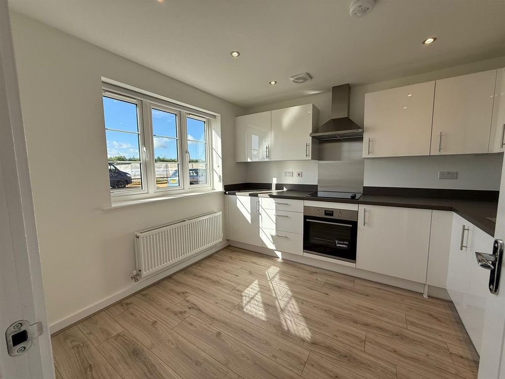 Property photo 3 of 15 9Fbee215-E6d7-4702-A820-3Ba1447E4Bc5.Jpg