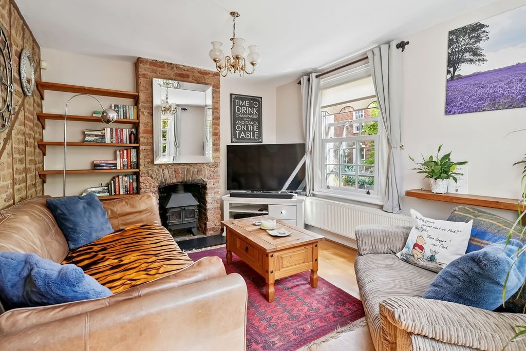 Property photo 1 of 17
