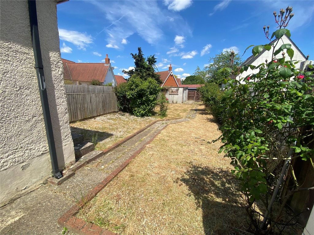 Property photo 1 of 7 Garden