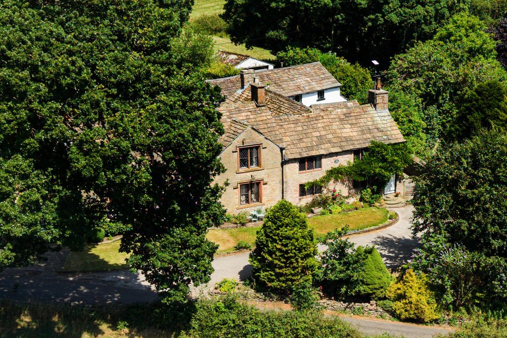 Property photo 1 of 44