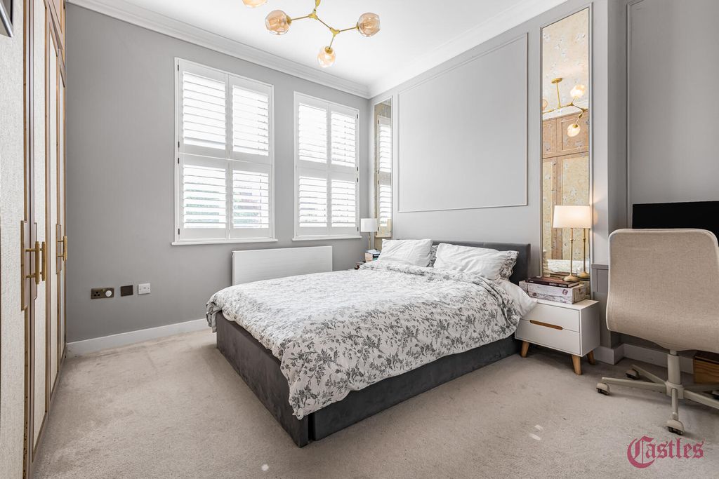 Property photo 2 of 15 Bedroom