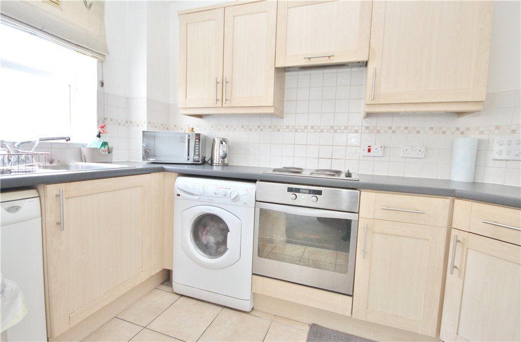 Property photo 2 of 10 Kitchen