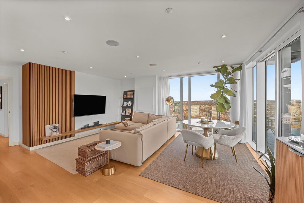 Property photo 2 of 12 Image