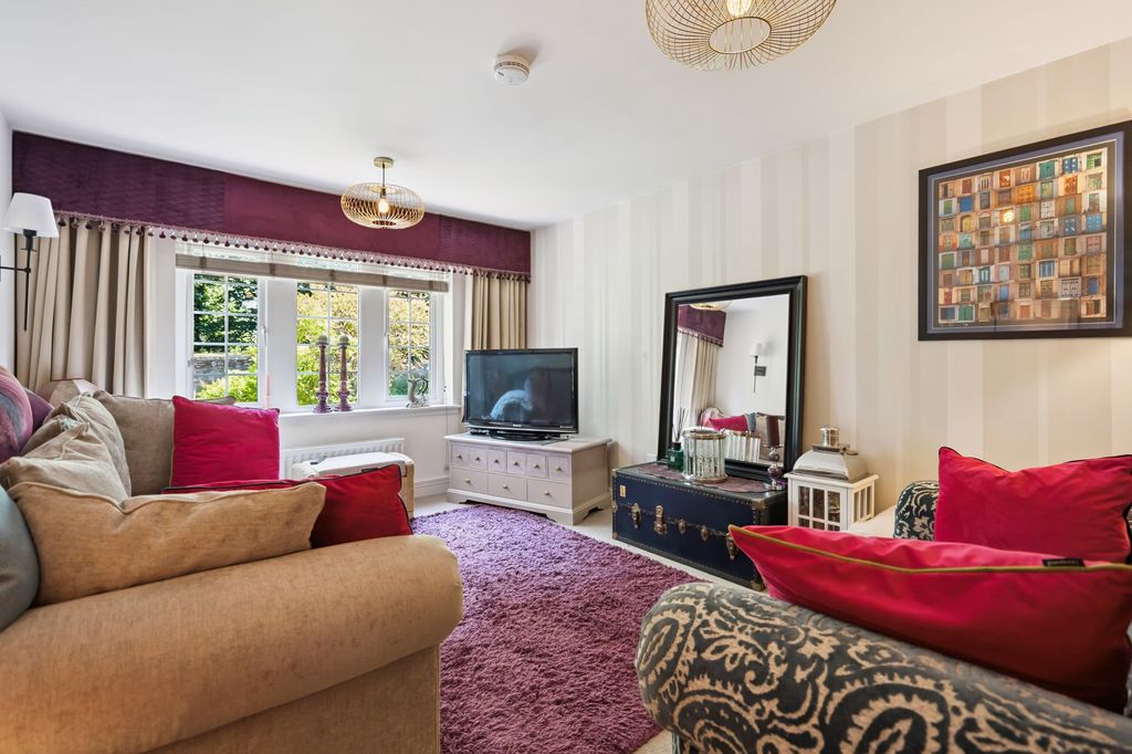 Property photo 2 of 17
