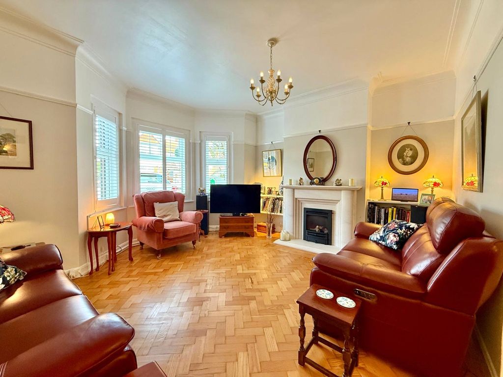 Property photo 2 of 24 Picture No. 10