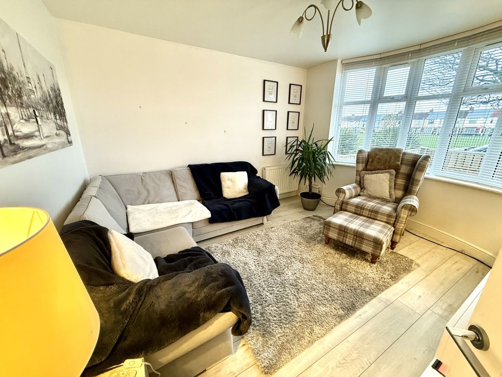 Property photo 3 of 12 Img_1442