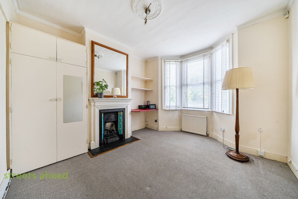 Property photo 3 of 21 Fa00d7cd-B947-4E4...