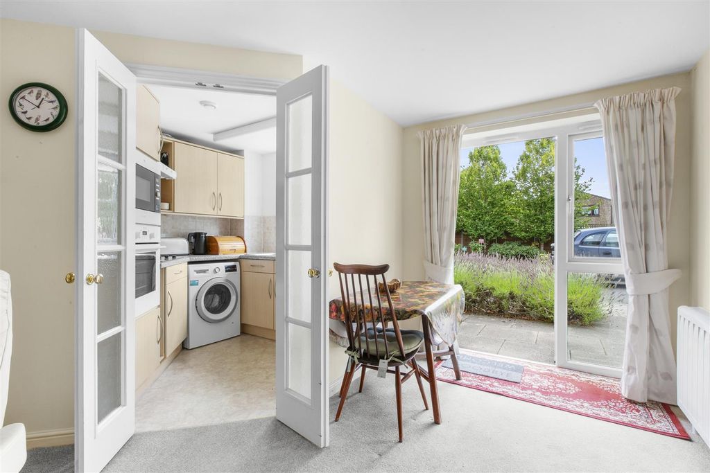 Property photo 3 of 12 Hughenden Court, Penn Rd-6.Jpg