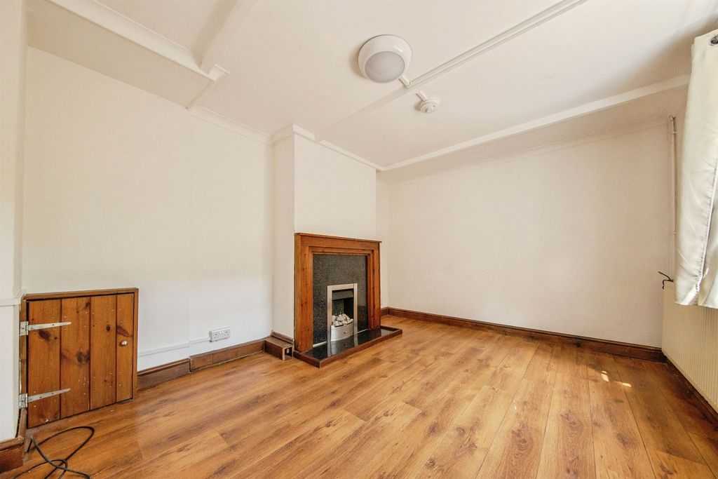 Property photo 3 of 40