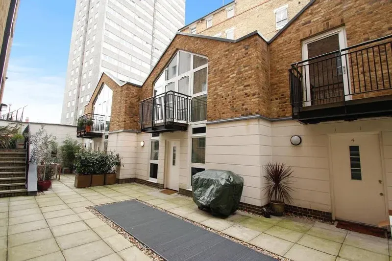 Property photo 3 of 8