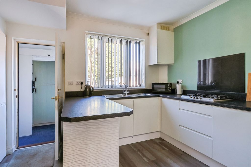 Property photo 2 of 17