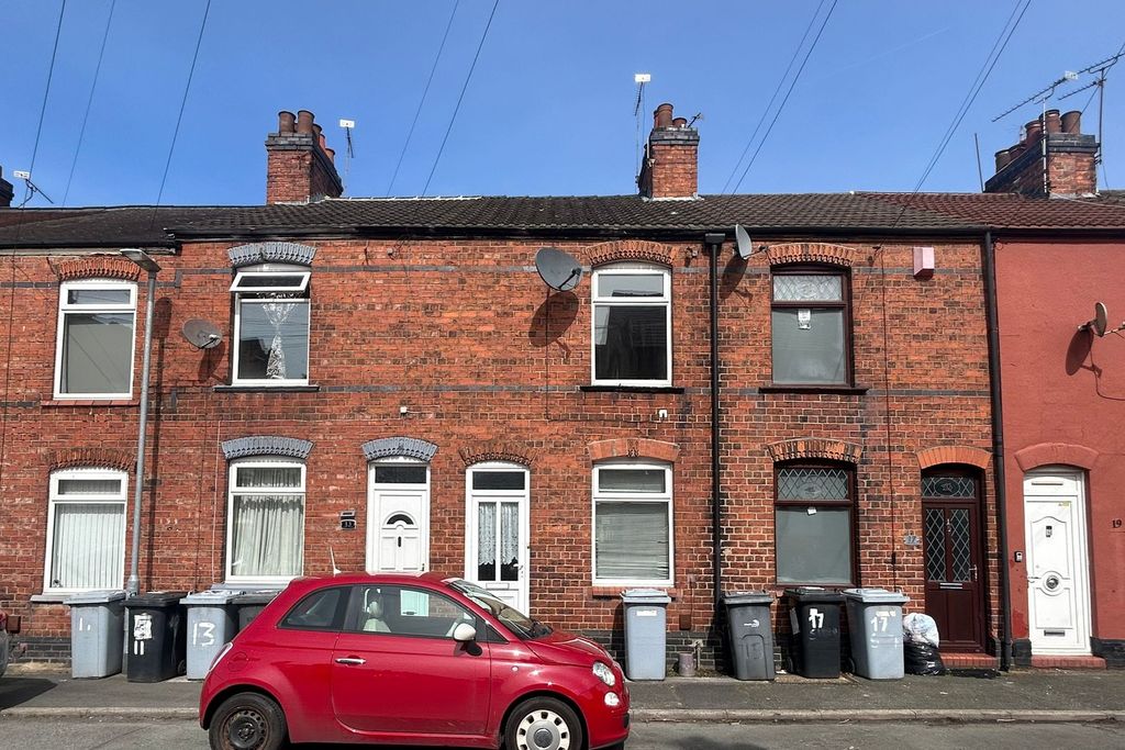 Property photo 1 of 18 15 Surrey Street, Crewe, Cw1 4Ab